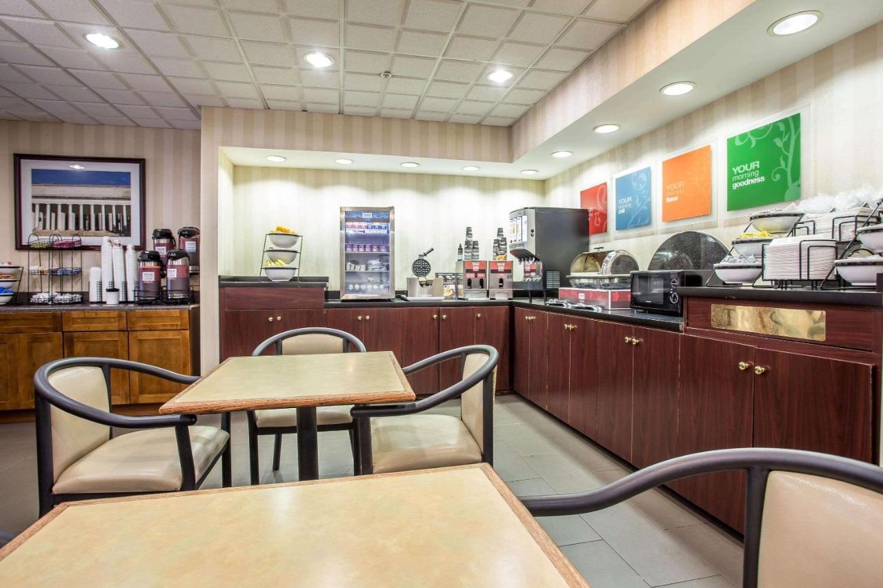 קולומביה Comfort Inn & Suites Ftjackson Maingate מראה חיצוני תמונה